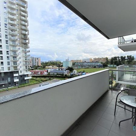 Milky Apartment With Balcony - 3 Km To Baltic Sea Gdańsk Zewnętrze zdjęcie