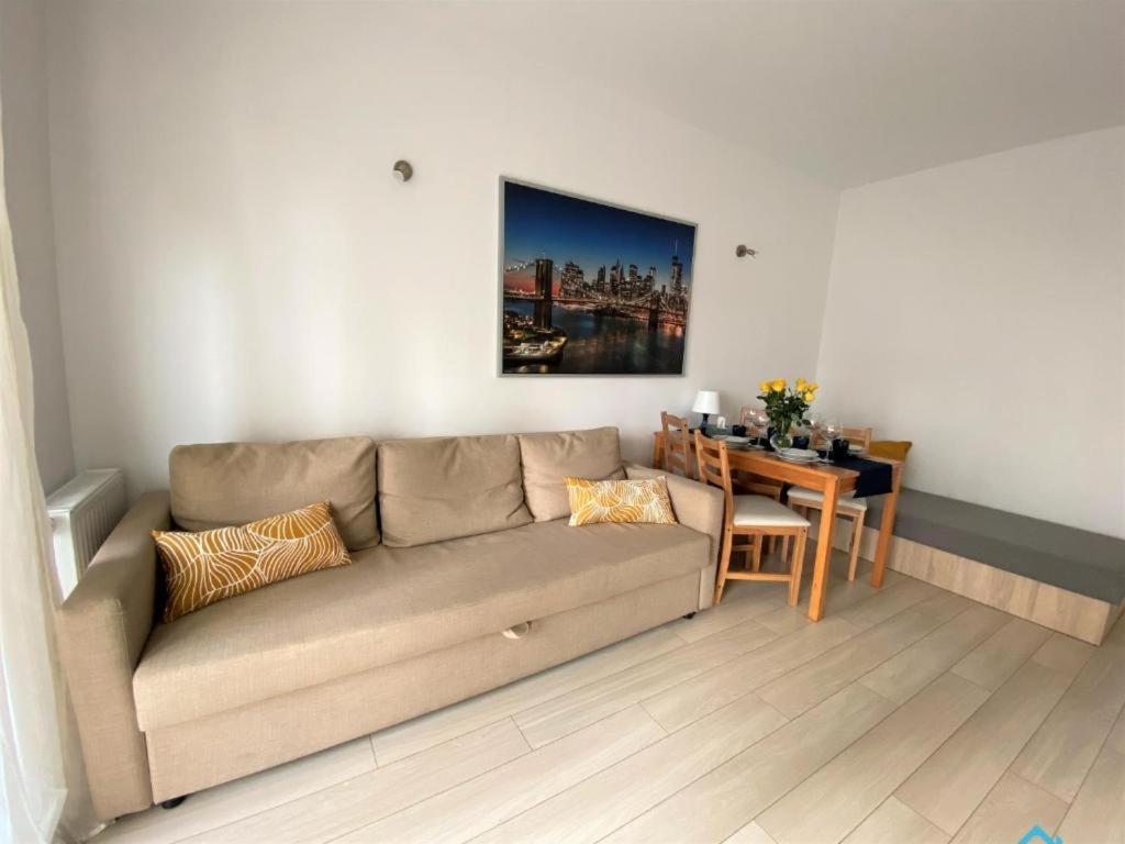 Milky Apartment With Balcony - 3 Km To Baltic Sea Gdańsk Zewnętrze zdjęcie